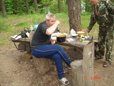 Юра ест3
